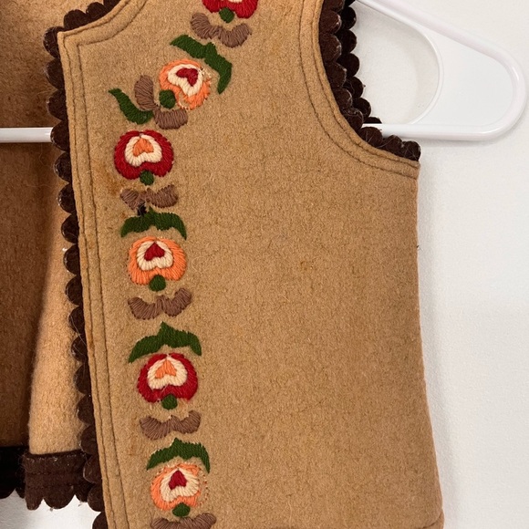 Vintage Hungarian Tan Embroidered Vest - Picture 3 of 9
